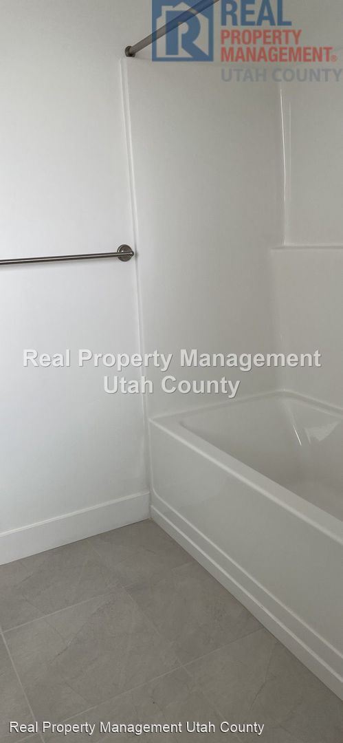 Foto del edificio - 4 br, 3 bath House - 504 S 1080 W