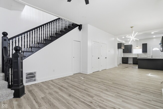 Building Photo - 29 N State Ave