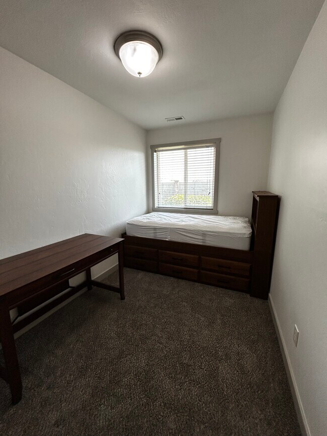 Foto del edificio - 736 E 125 N St