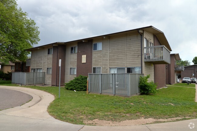 Building Photo - Maple Tree Apartments