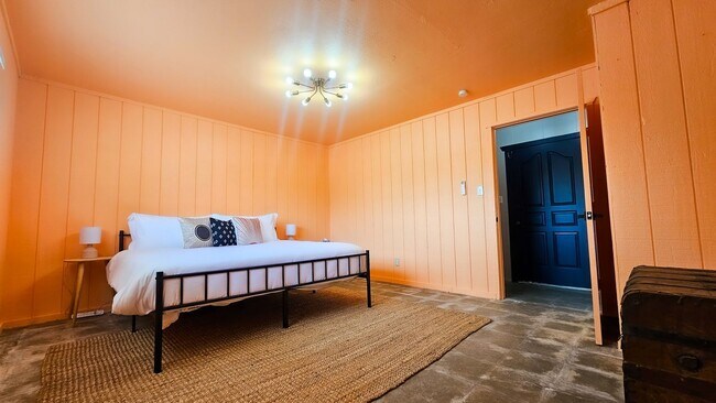 Building Photo - Charming 4-Bed, 2-Bath Home with Acreage f...