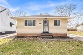 Foto principal - 15910 Bryce Ave