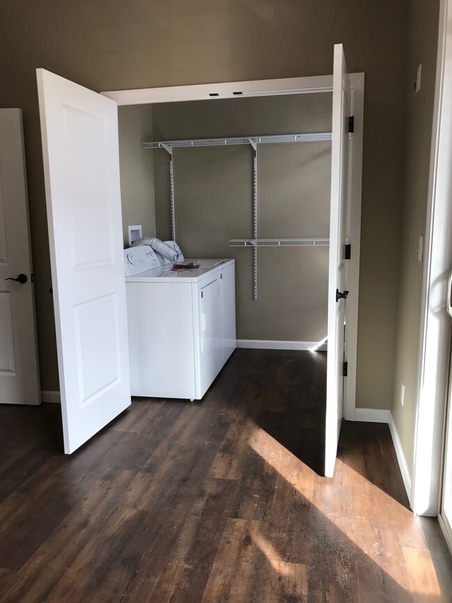 5736 E Pea Ridge Rd Unit 110, Huntington, WV 25705 Room for Rent in