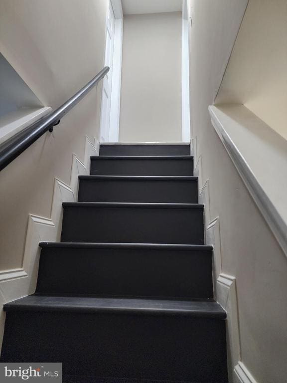 Building Photo - 3321 Paine St