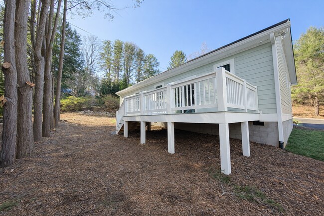 Building Photo - New Construction - North Asheville - Rental