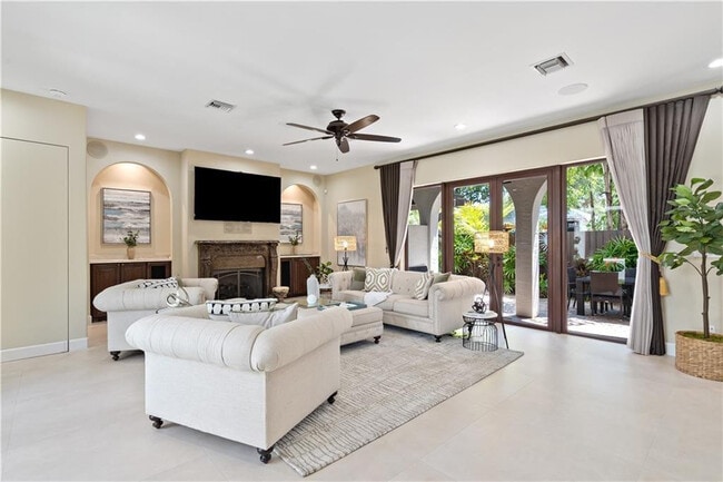 Building Photo - 1312 SE 2nd Ct