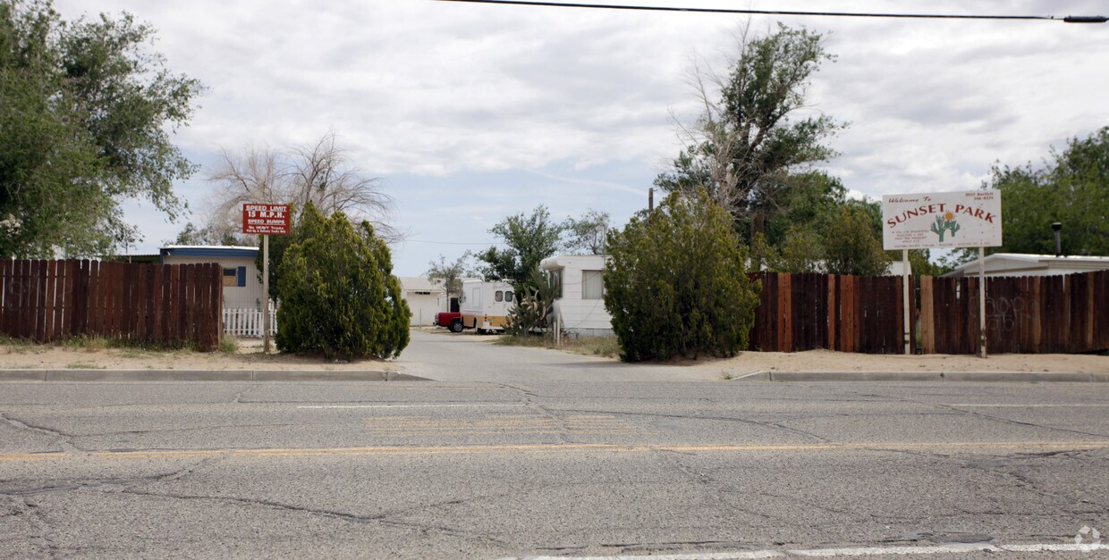 Sunset Park Apartments in Adelanto, CA