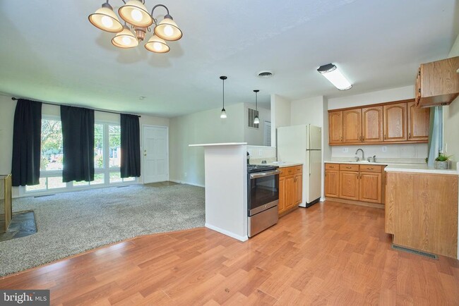 Building Photo - 13733 Joyce Rd
