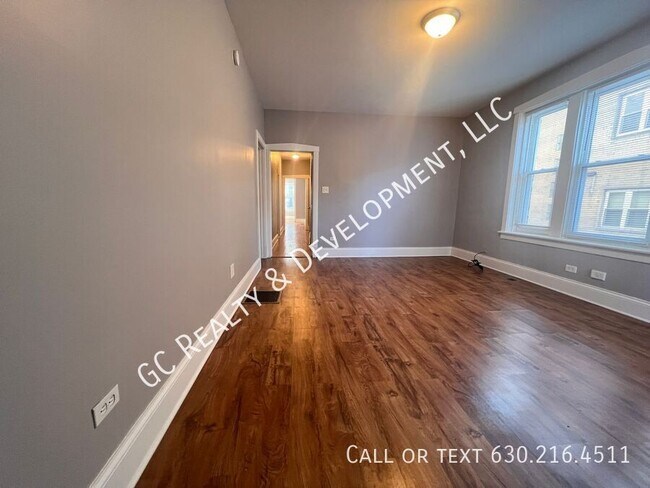 Building Photo - ***  ALBANY PARK / 4 BEDROOM - 2 BATH / ON...