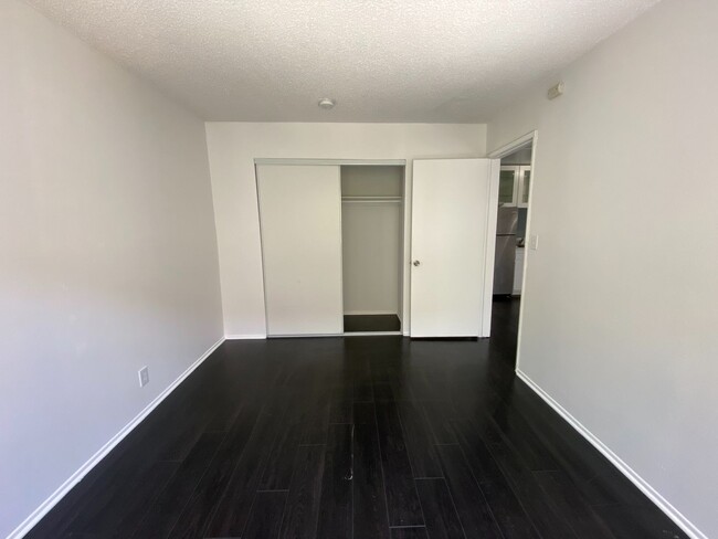 Foto del edificio - 827 S Wilton Pl