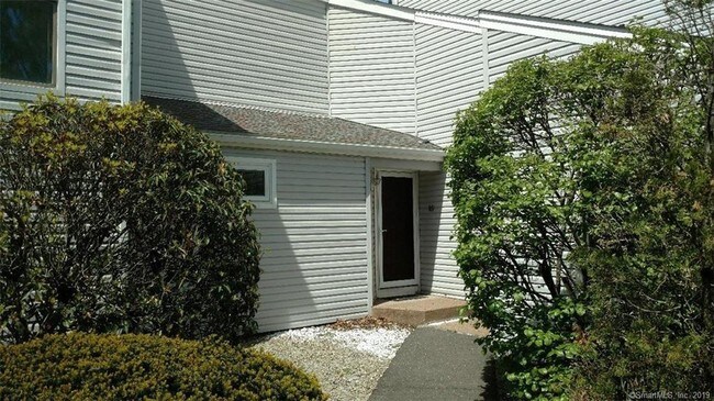 Building Photo - 655 Talcottville Rd
