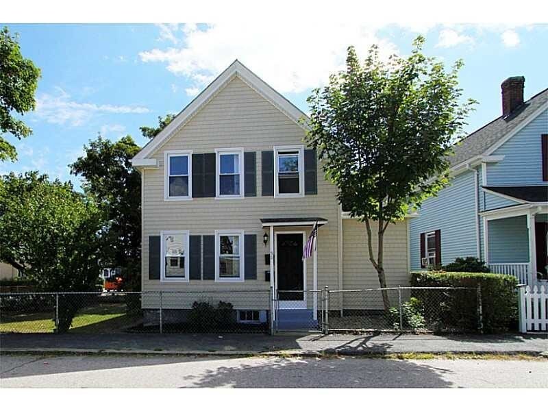 50 Catherine St Unit 2, Bristol, RI 02809 Apartment for Rent in