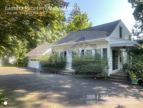 Building Photo - 130 Huntington St