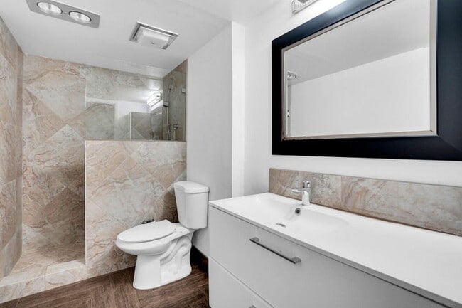 Building Photo - 1701 Presidential Way