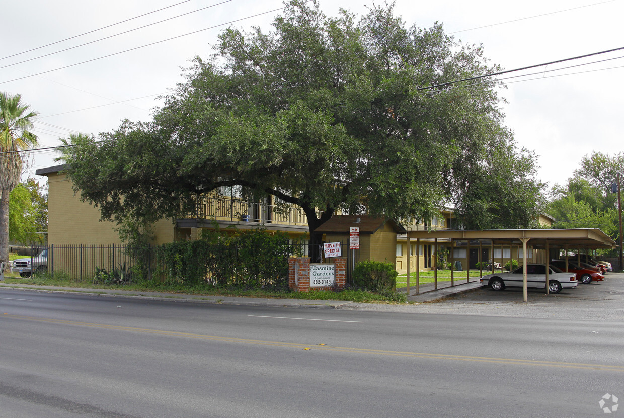 Primary Photo - Jasmine Gardens Apartments