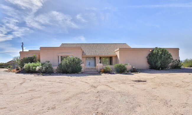 Building Photo - 8124 E Oasis St