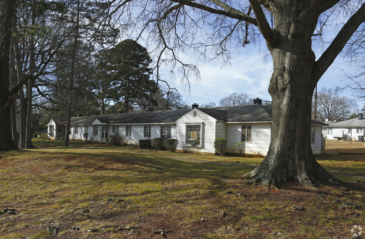 Primary Photo - Plaza Terrace Senior Apartments 55+