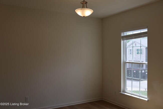 Building Photo - 11703 Parkview Pt
