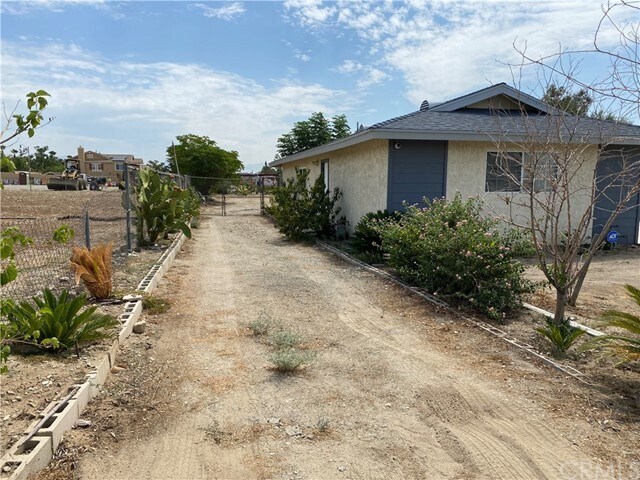 Foto del edificio - 7325 Cypress Ave
