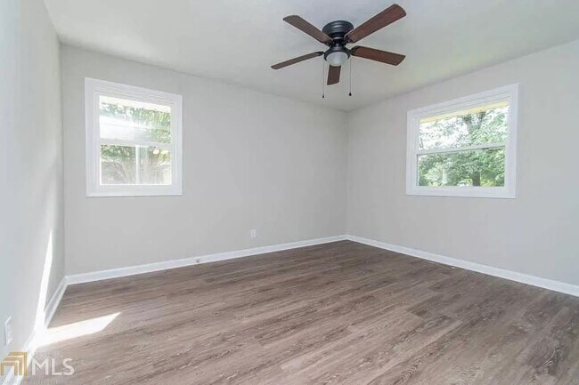 Foto del edificio - 502 Moseley Rd