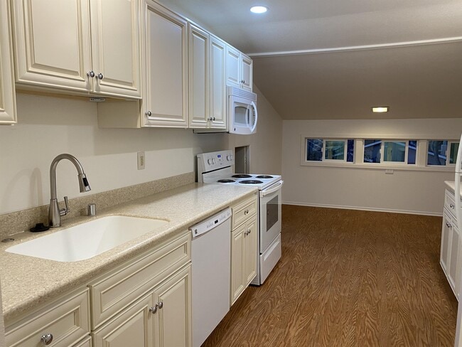 Building Photo - 1041 Paloma Ave