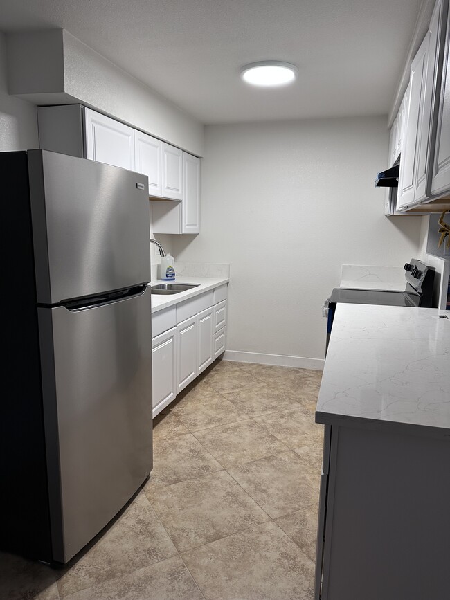 Kitchen - 3331 Rome St