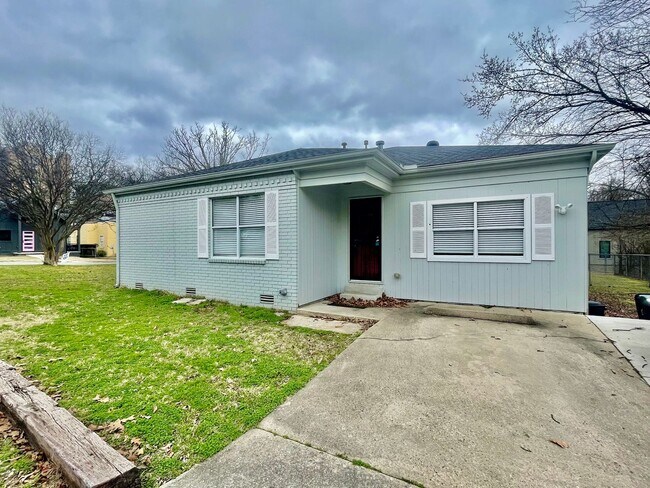 Foto del edificio - Fully updated, walking distance to UAMS