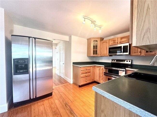 Building Photo - 12 Johnson Ct