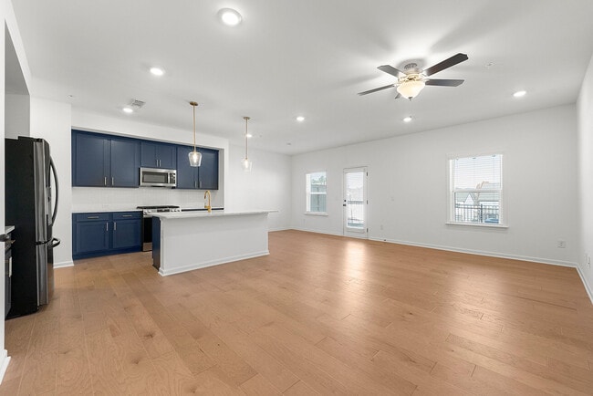 Building Photo - 714 Rhone St