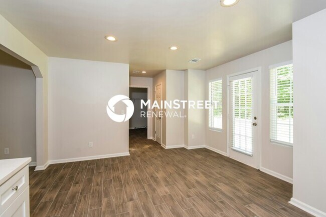 Foto del edificio - 3 Bedroom Pet-Friendly Home in COVINGTON, ...