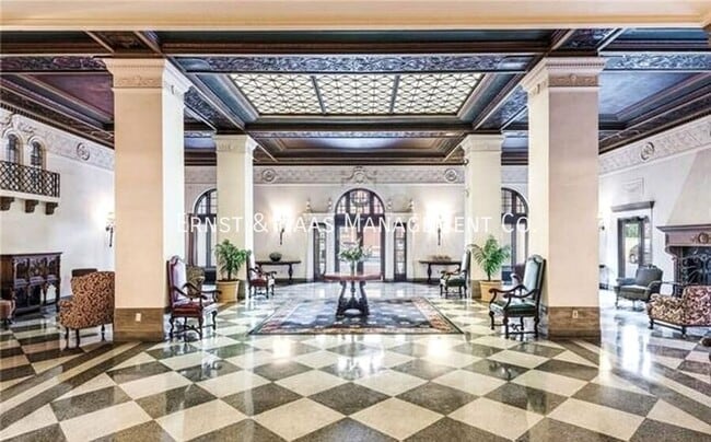 Foto del edificio - 315 W 3rd St