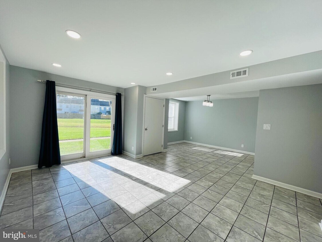 Primary Photo - 202 Chesterfield Ln