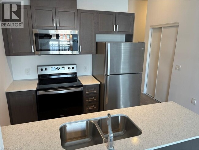 Photo du bâtiment - 1936 Rymal Rd E