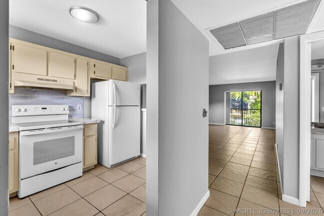 Foto del edificio - 21904 Lake Forest Cir