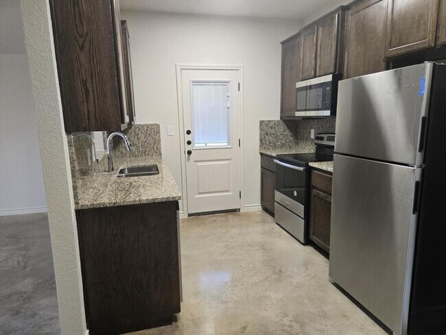 Foto del edificio - 205 Stillhouse Rd