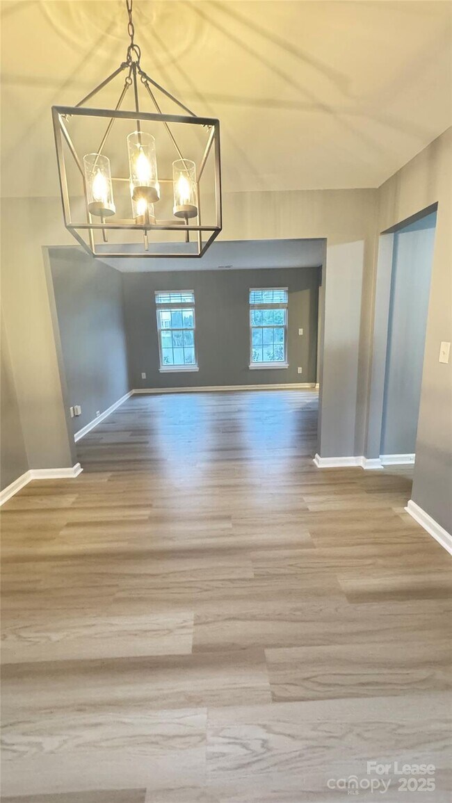 Foto del edificio - 1705 Starling Ct