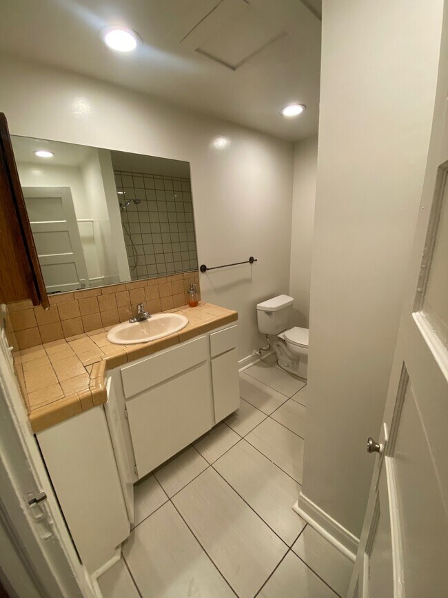 1754 El Cerrito Pl Unit 1754 Los Angeles CA 90028 Rentals In Los 