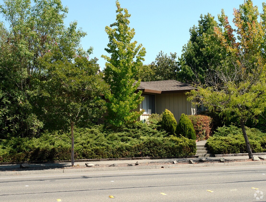 Building Photo - 1820 Mission Blvd