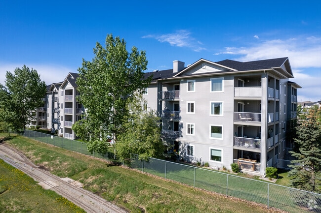 Building Photo - Cassils Manor