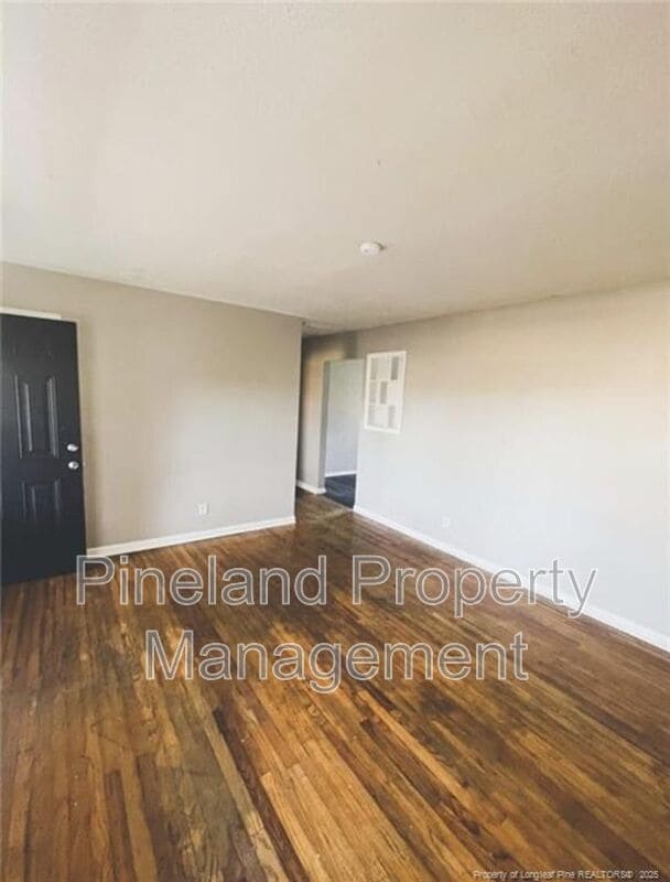 Foto del edificio - 321 Prairie Ct