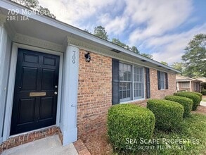 Building Photo - 709 Montclair Dr