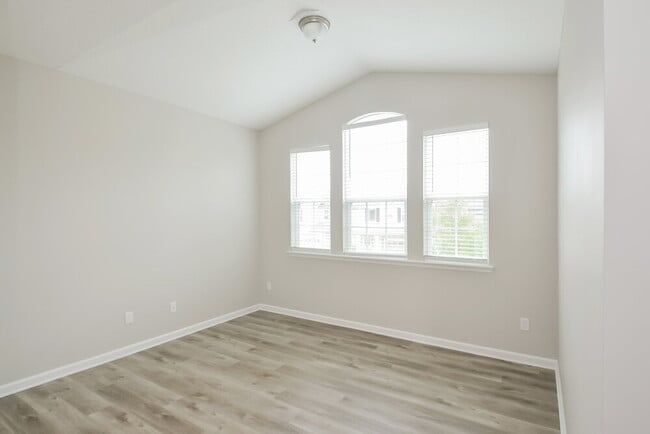 Building Photo - 7046 Crispin Cove Dr