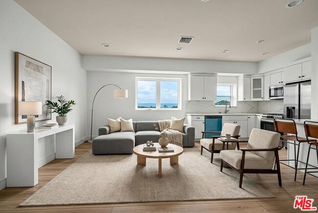 Building Photo - 4701 Saturn St