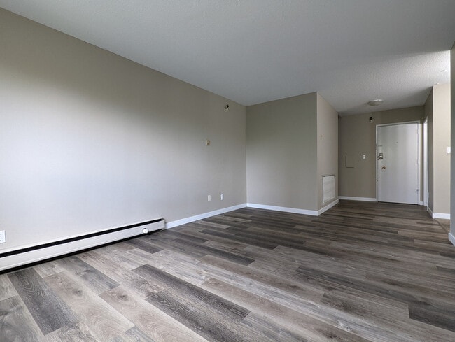 Building Photo - Mainstreet University Apartments