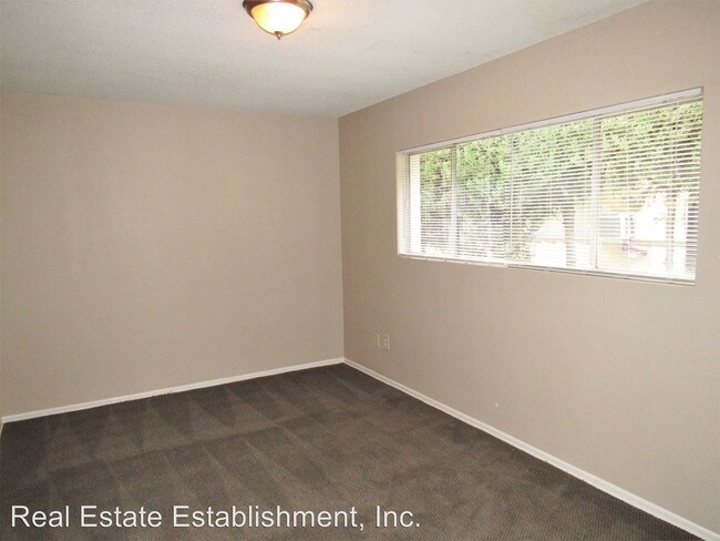Building Photo - 1017 N Shattuck Pl