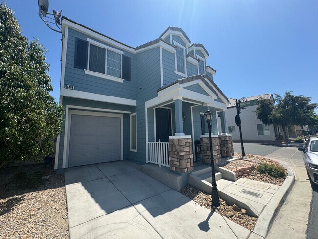 Building Photo - Remodeled Beauty