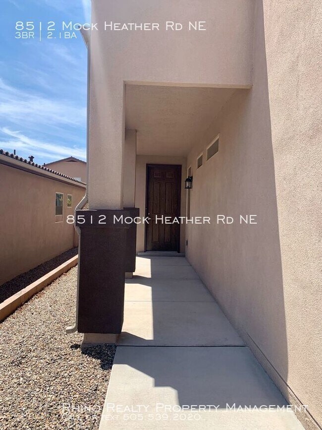 Building Photo - Beautiful Custom Home in Montecito Estates
