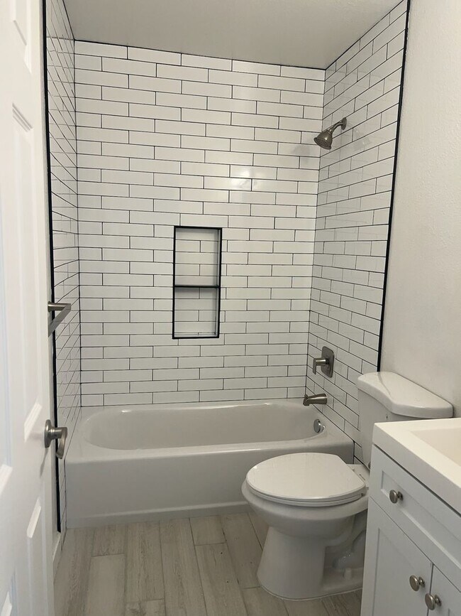 Foto del edificio - Newly renovated Beauty!