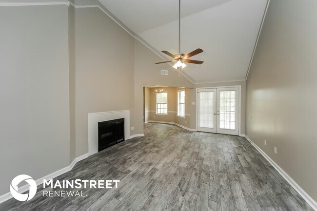 Foto del edificio - 6580 Silver Oak Cove