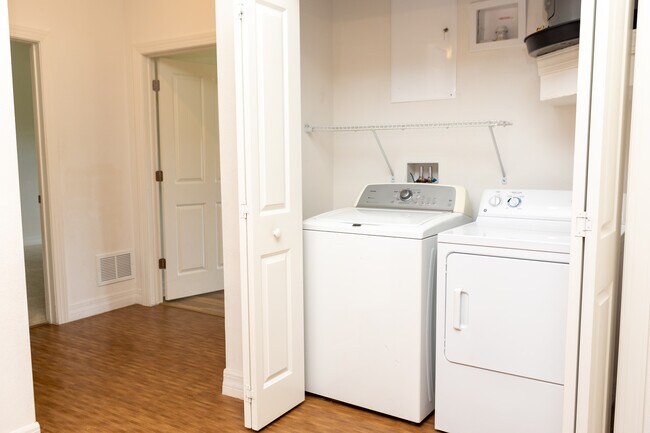 Building Photo - 8176 Southern Pines Dr